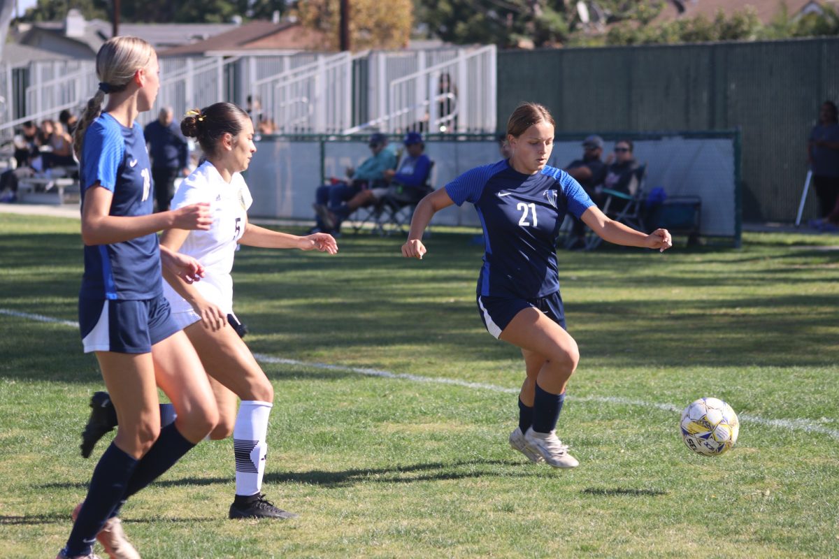 #21 Sariah Sanchez getting control of the ball on the right wing. 